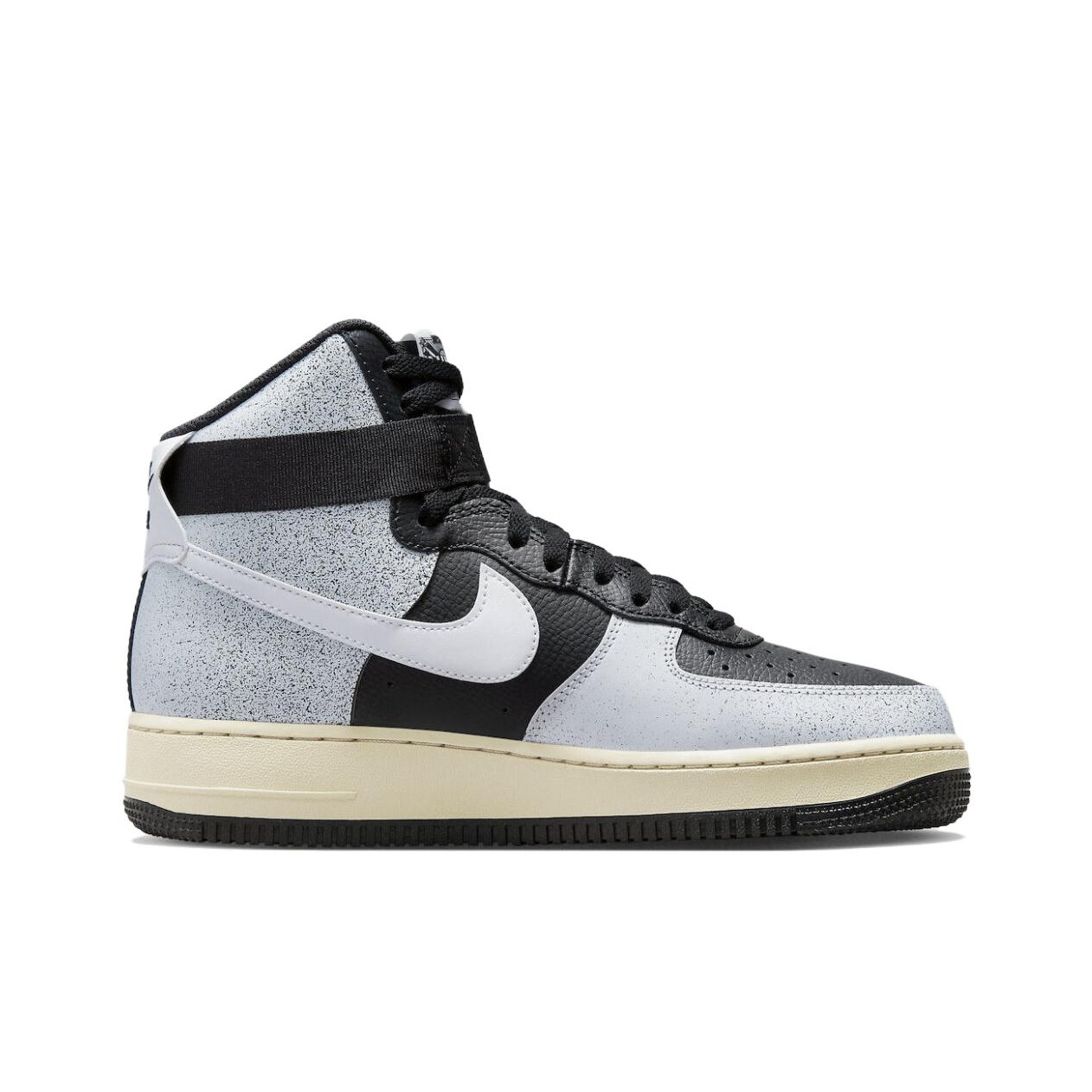 ナイキ エアフォース1「クラシックス」快適なハイカットスケー - Nike Shoes Air Force 1 のレビューと価格